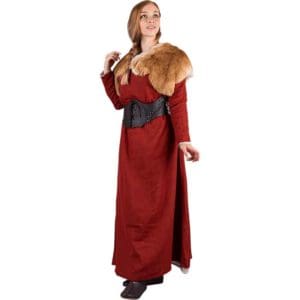 Maren Medieval Maiden Outfit