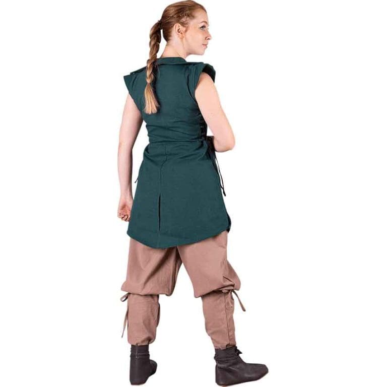 Elyona Adventurer Maiden Outfit